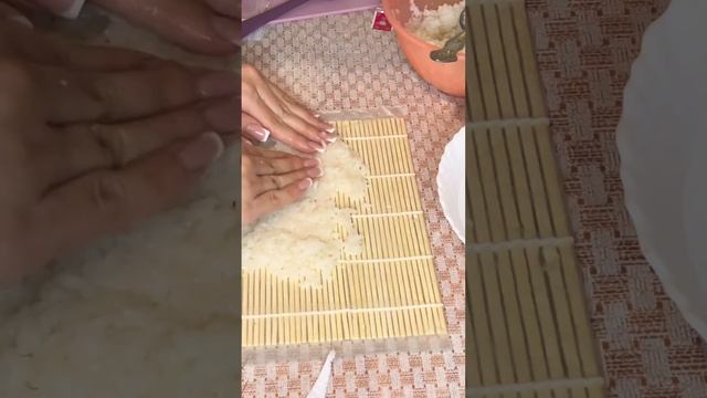 Готовим роллы🍣 #рецепты #готовимдома #еда #рекомендации #рек #роллы #shorts