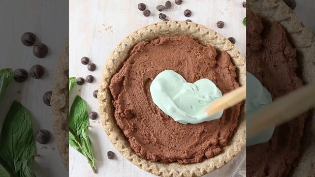 Mint Fudge Pie Square