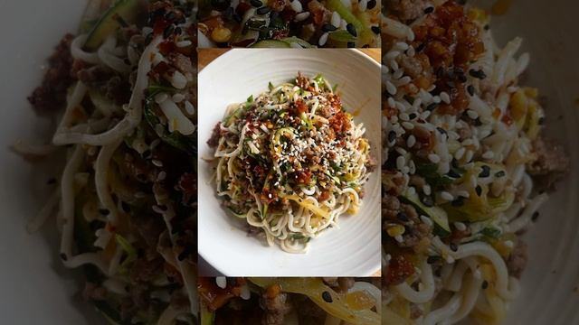 Лапша с говядиной и кабачками, домашнее масло чили 🌶 #shorts
