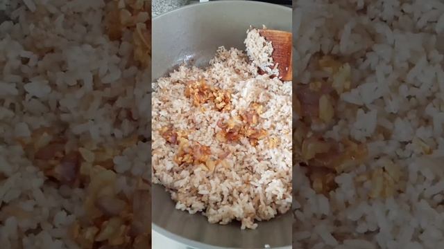 Plenty of Garlic Fried rice cooking in a frying Pan #shorts #asmrfood #garlicrice #friedrice