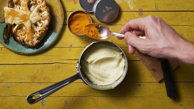 Rezeptvideo Blumenkohl-Steak mit Kurkuma-Joghurt