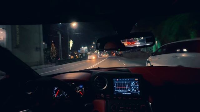 Увидели перевернутый мерседес! Послезакатная поездка на Nissan GTR R35.