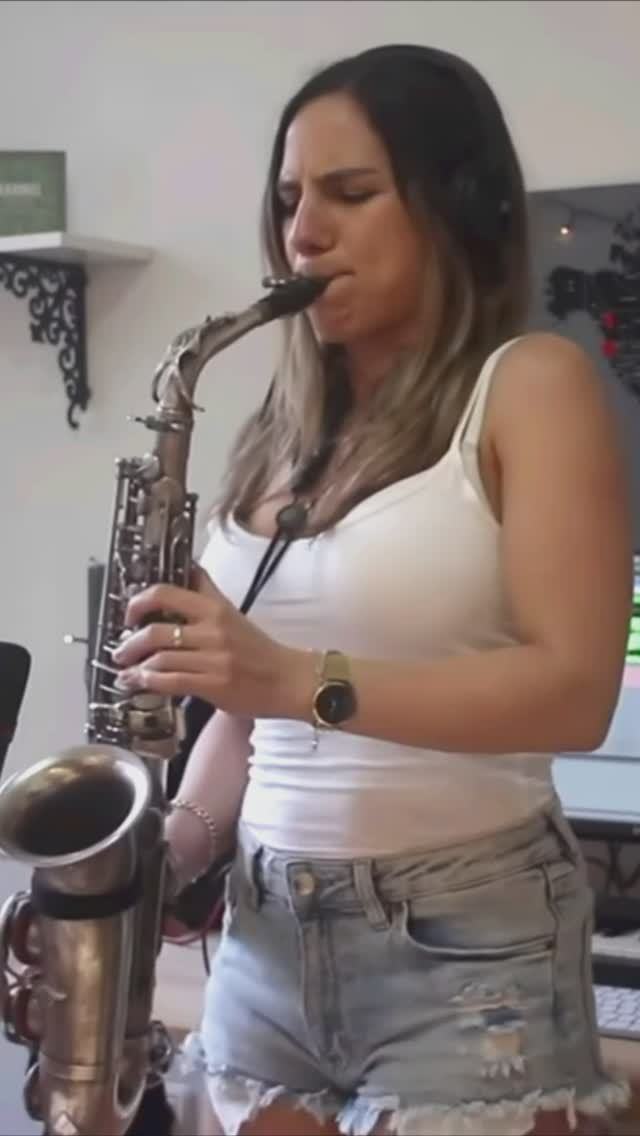 A Woman and a Saxophone (1) #shorts Sax Deep House Live #sax