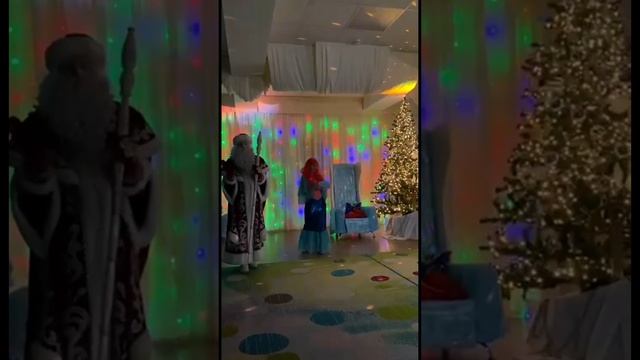 Новогодняя классика! Раз, два, три ёлочка гори!