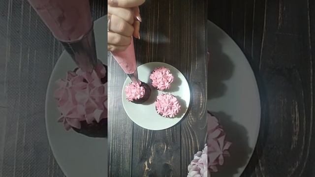 Кексы с розовым сливочным кремом #shorts