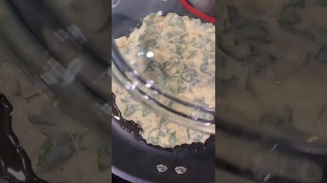 Супер быстрая сырная лепешка😍 невероятно вкусно 💥 ленивый хачапури😂 #shorts