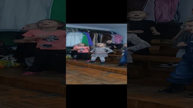 на занятии вокалом