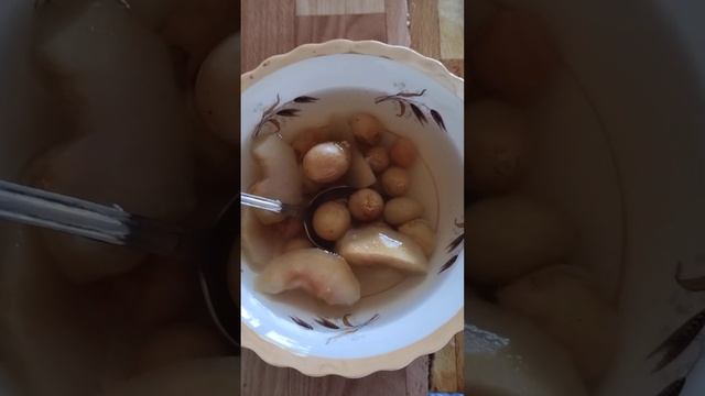 Компот от ябълки и грозде за пряка консумация كومبوت من التفاح والعنب