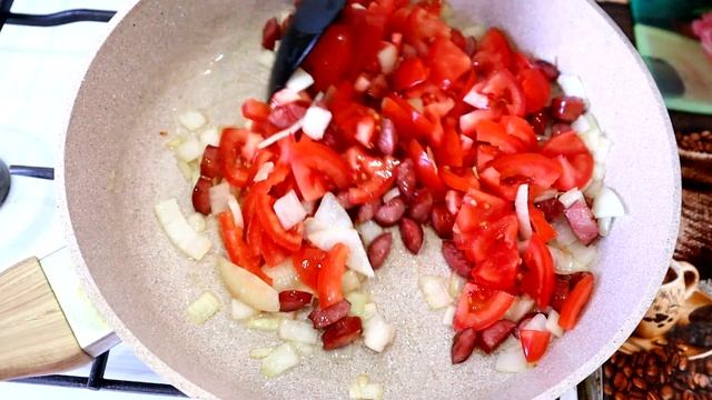 Нежные сливочные макароны с охотничьими колбасками