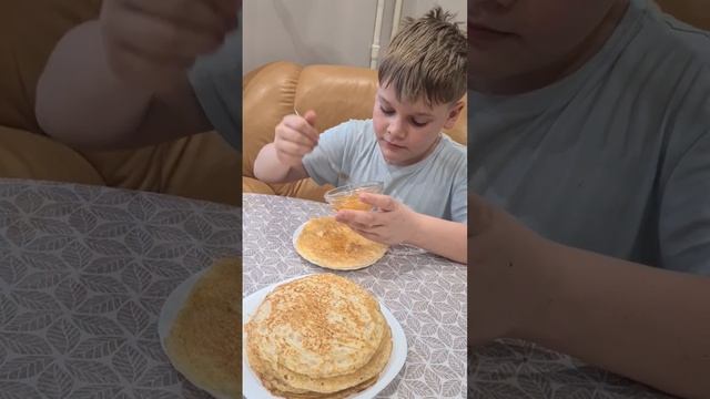 мать года #масленица #блины #воспитание #youtubeshorts #рецепты #рекомендации #сын