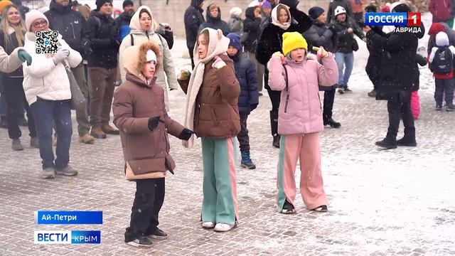 На Ай-Петри празднуют зиму: состоялись увлекательные игры и забеги дедов морозов