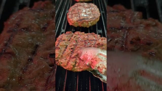 flame grilled angus burger #shortviral #shorts #burger