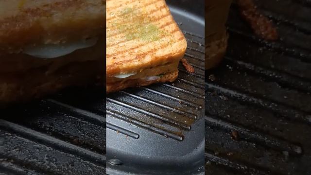 cheese toast #shorts #youtubeshorts #ytshorts #food #cooking #foodie #weekend #latenight #friday