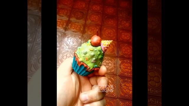 Painting my designs: Zombie Cupcake