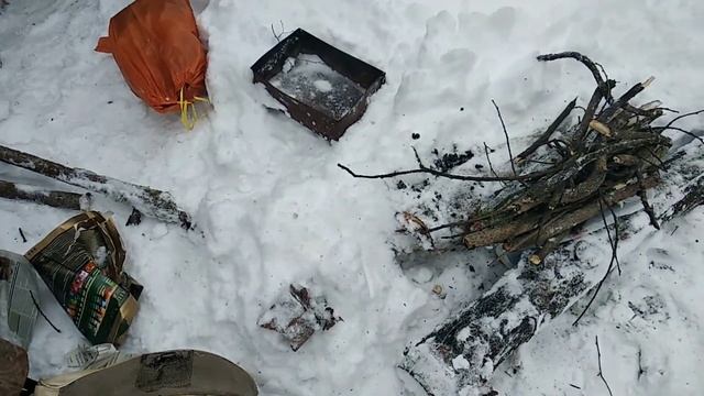 Один в лесу зимой. Лачуга-Бичуга