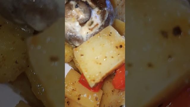 Вкуснейшая картошечка в духовке. Запеканка с фаршем и помидором #еда