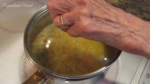 Depression Era Recipe: Potato Peel Soup 🥣   Low Budget Meal 💰  Poor Man's Soup