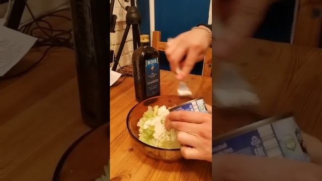 Салат с тунцом перед сном #shorts