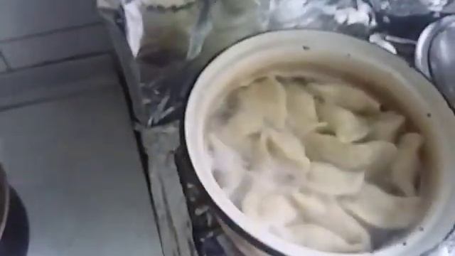 вареники с творогом...тесто просто на кислом молоке....