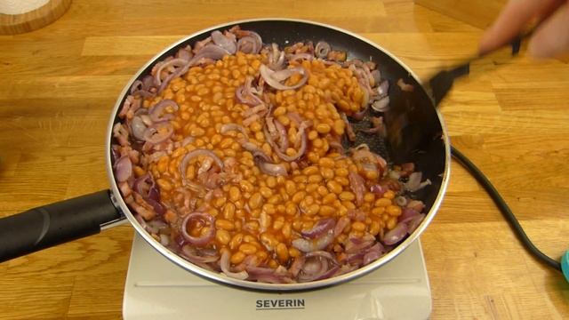 HEINZ BEANZ & Bacon (Cooking)