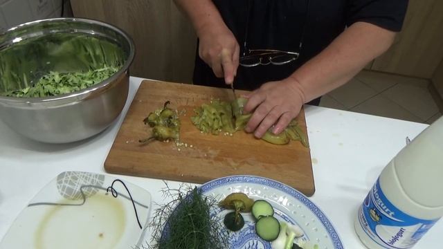 OSVEŽITE SE TZATZIKI SALATOM/Južnjačka verzija-TARATOR koji RAZBIJA ukusom!Jeli bi je svaki dan🥒🔝👌