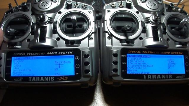 Kontrast displeye porovnaní Taranis Plus / Taranis