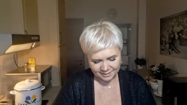 Устала. Голодная. Суп с грибами и галушками.