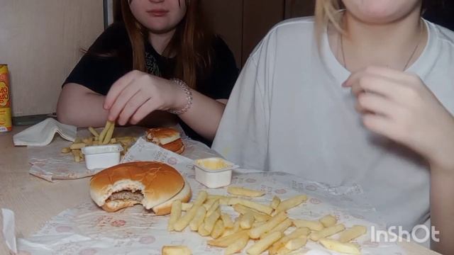 Мукбанг АСМР кушаем макдональдс🍔🍟