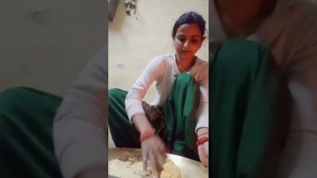 Makki Ki roti😋||#shorts|| #villagevlog || #Monika vlogs || #111||