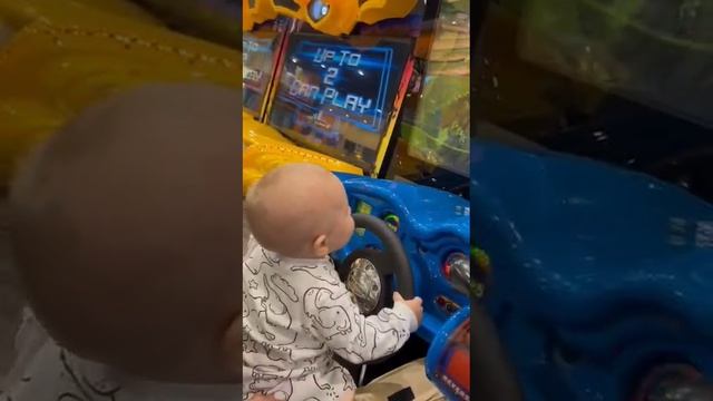 5 месячный Шумахер 🤣 #приколы #гонки #авто