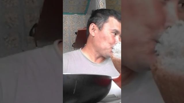 клоун обжора