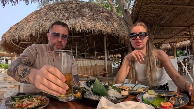 Обед в кафе Oxygen Beachfront Oasis Pattaya