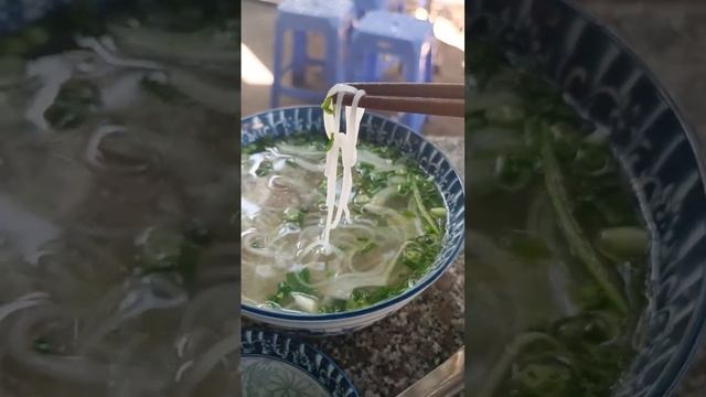 What is the difference between PHO soup and BUN soup in Vietnam?