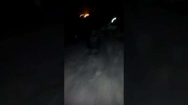 Катали девченок на санка привязан.к машине
