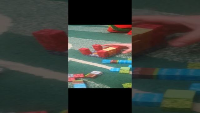 распаковка магнитных кубиков Майнкрафта и делаем дом из них