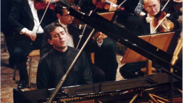 Ludmil Angelov performs Pancho Vladigerov Piano Concerto nr.3, 2nd movement