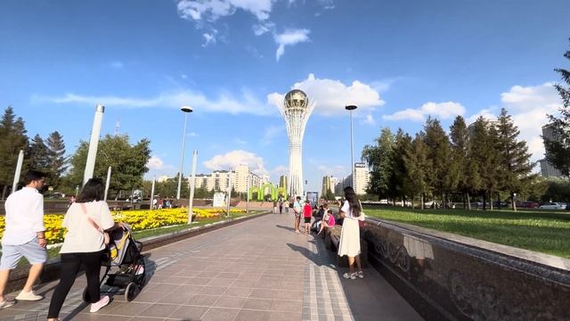 🇰🇿 Второй день в Астане Лагманхана, наш двор, ТЦ «KERUEN», COFFEEDAY, KERUEN park. Гуляю с дочками