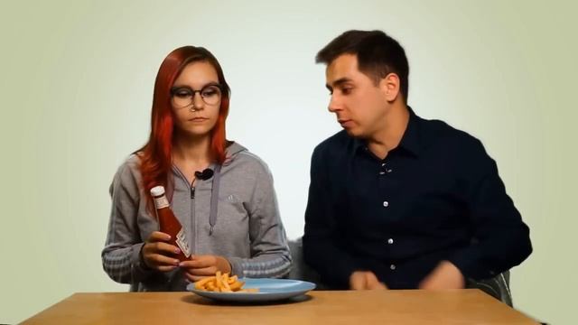 Физический лайфхак - вылить кетчуп из стеклянной бутылки