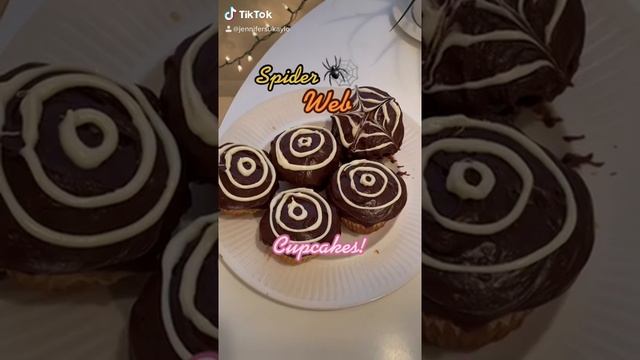 Spider Web cupcakes! 🕸🧁