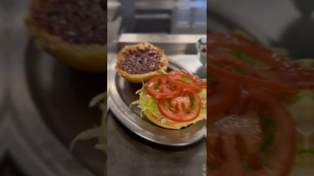 Restaurant The Project by Smaggy 🍔 Menu Burger du Chef avec entrée et dessert dès 2 personnes