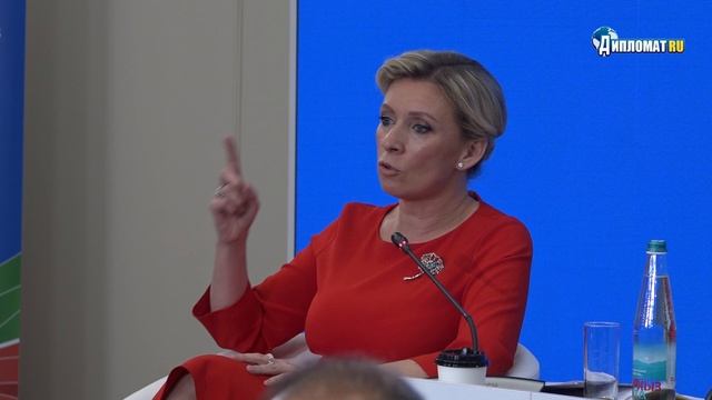 Мария Захарова: А вы разве не видите, что мы сражаемся? Что наши ребята отдают свои жизни