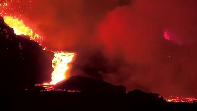 Ещё одно видео падения астероида C0WEPC5 в Якутии, 4 декабря 2024.