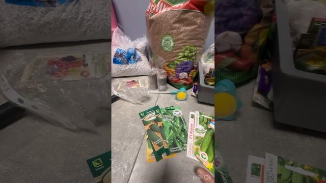 Теперь вы видели всё или почти всё )))
Грунт, цветы, семена, мои ящики.