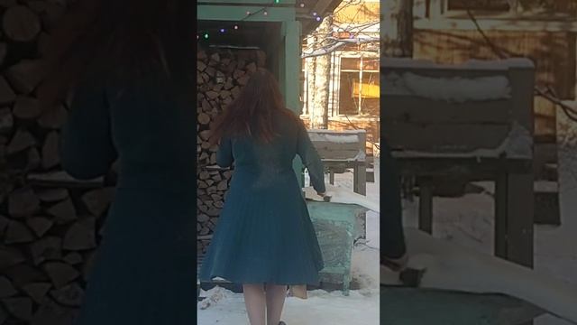 Пока девочки покупают себе платья, тем временем я