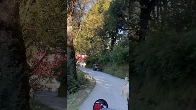 Каждодневный крутой спуск, а потом и тяжелый подьем до нашего жилища
