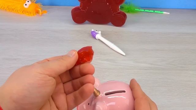 Единорог и желейный медведь Валера