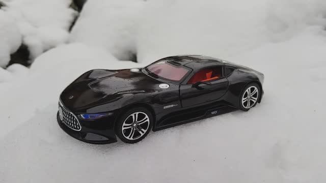 Обзор Mercedes-Benz  AMG Vision Gran Turismo в масштабе 1:24