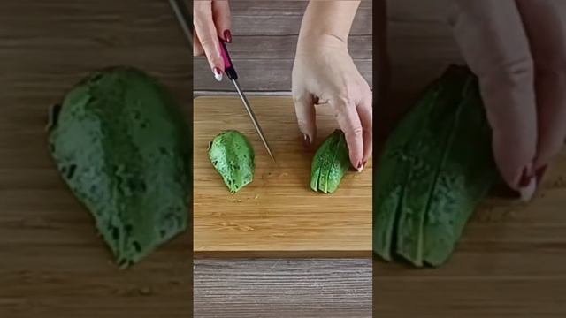 салат с авокадо и томатами чери 🥑