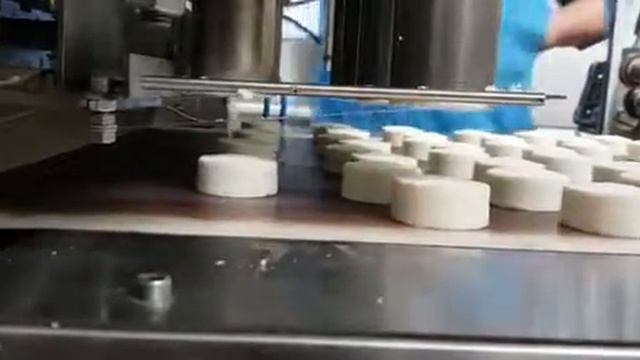 Neofood.de cheesecake baking line