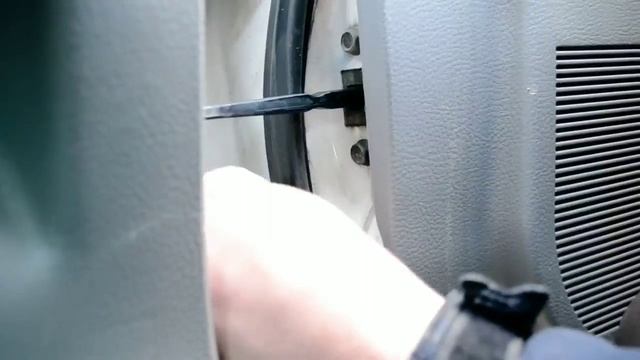 Как поднять просевшую дверь авто